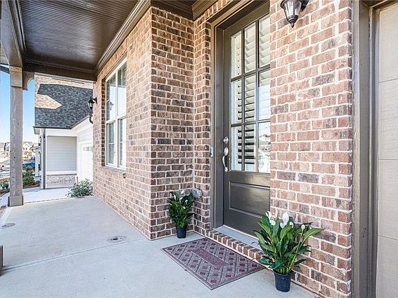 4th image of 2222 Cosgrove Pl