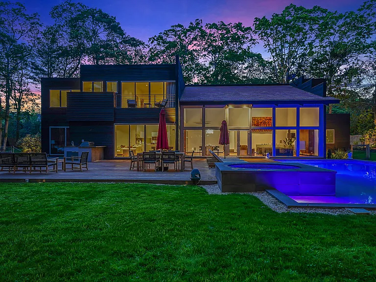 121 Montauk Hwy — Photo 20