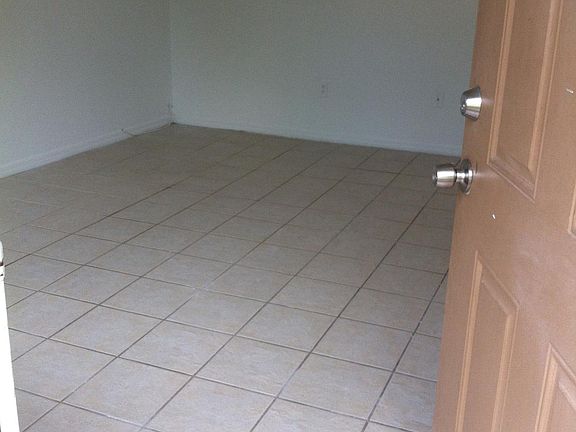 5th image of 12032 Tift Cir