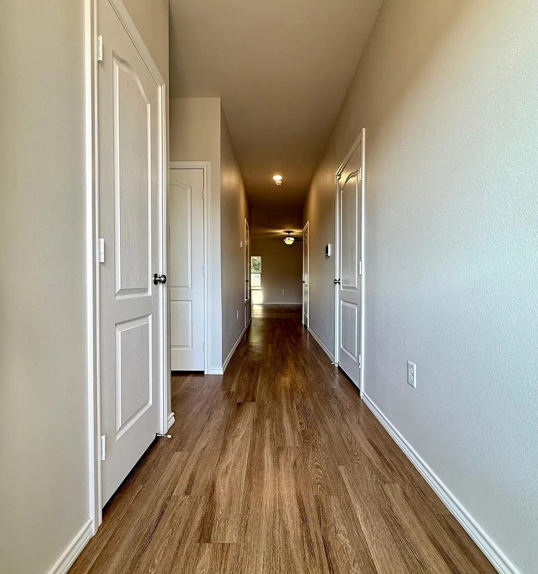 3 bed, 1402 sqft, $2,300 — Photo 3
