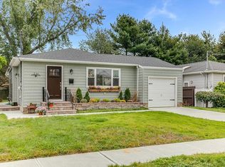 20 N Robert Damm St, Bethpage, NY 11714