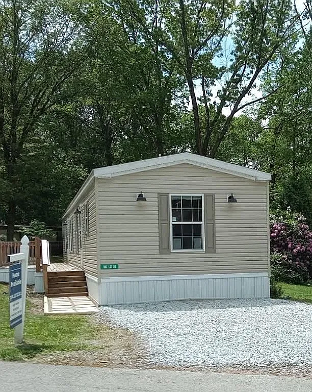 126 Menock Manor Ln photo 1