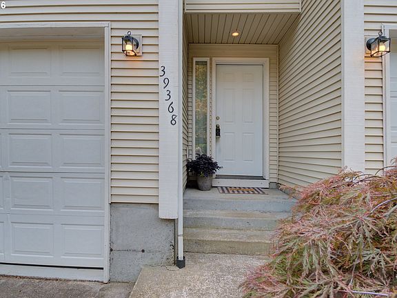 2nd image of 39344 Hood St
