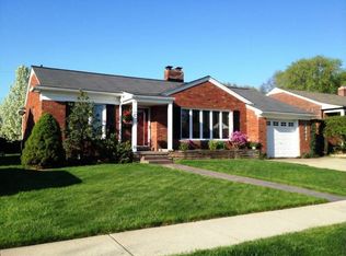 21930 Benjamin St, Saint Clair Shores, MI