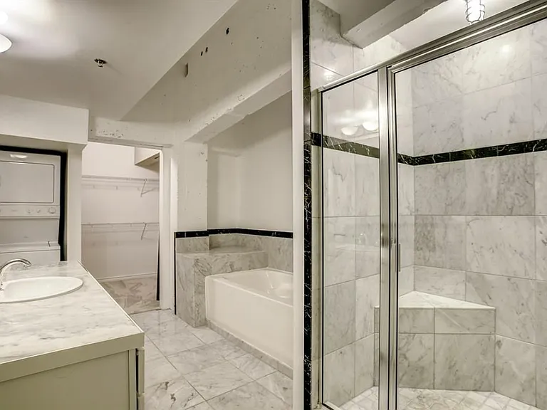 917 Main St #1004 — Photo 8