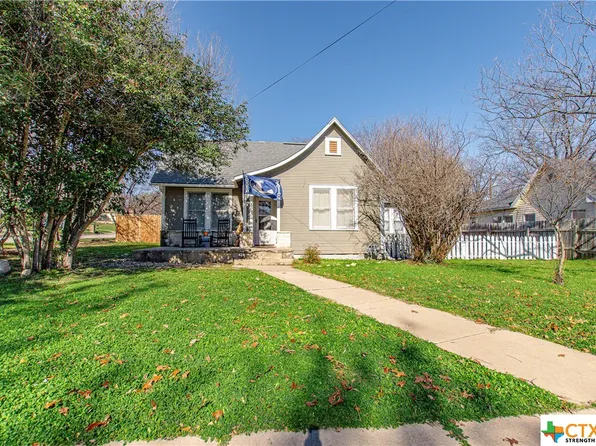 207 W 5th St, Lampasas, TX 76550