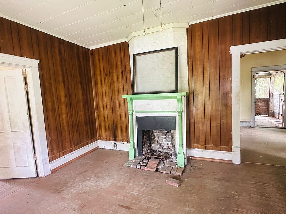2nd image of 409 W Magnolia St