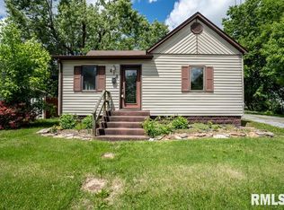 613 N 29th St, Herrin, IL 62948