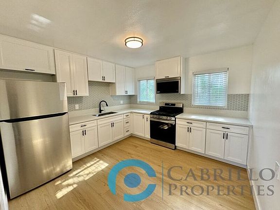 2nd image of 3959 Cottonwood St