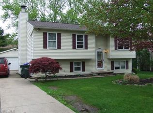 1940 Vancouver St, Cuyahoga Falls, OH 44221