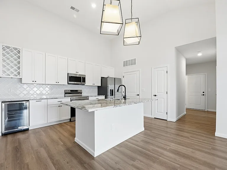 Kempton Apartments — Photo 66