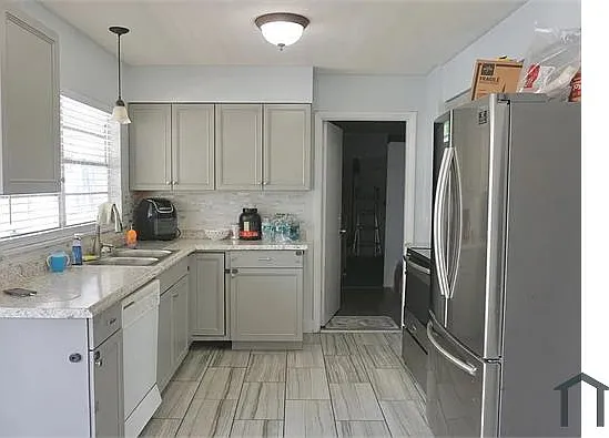 3 bed, 1144 sqft, $2,380 — Photo 4
