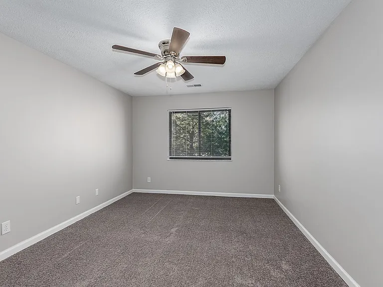 Skyridge Apartment Homes — Photo 12