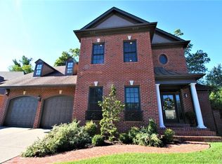 1426 Mockingbird Valley Grn, Louisville, KY 40207