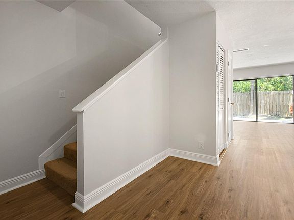 4th image of 410 N Cypress Drive #11