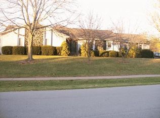 4005 Riveroaks Ln, Louisville, KY