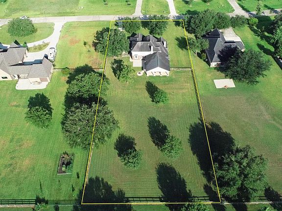 4th image of 4002 Wentworth Dr