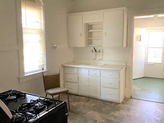 5th image of 631 E Northern Ave