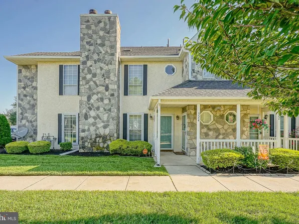 323 Whittier Ct, Sewell, NJ 08080