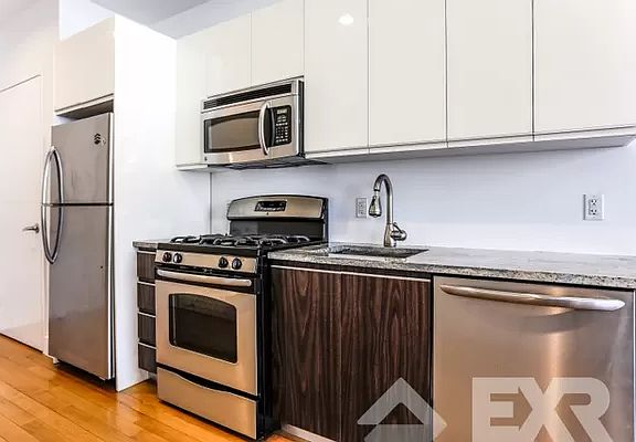 3rd image of 820 Bergen St #102