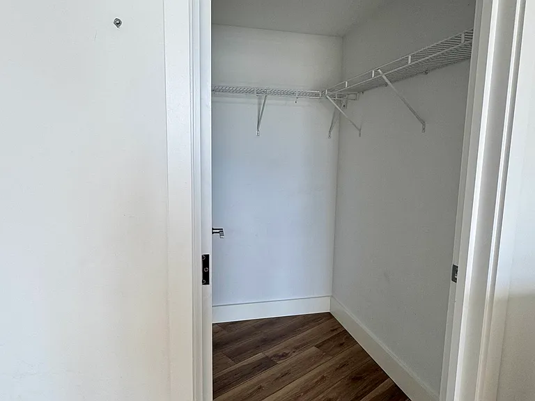 987 Queen St #1013 — Photo 8