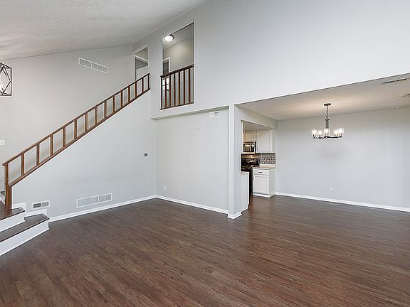 4th image of 7533 Castleton Farms West Dr #119