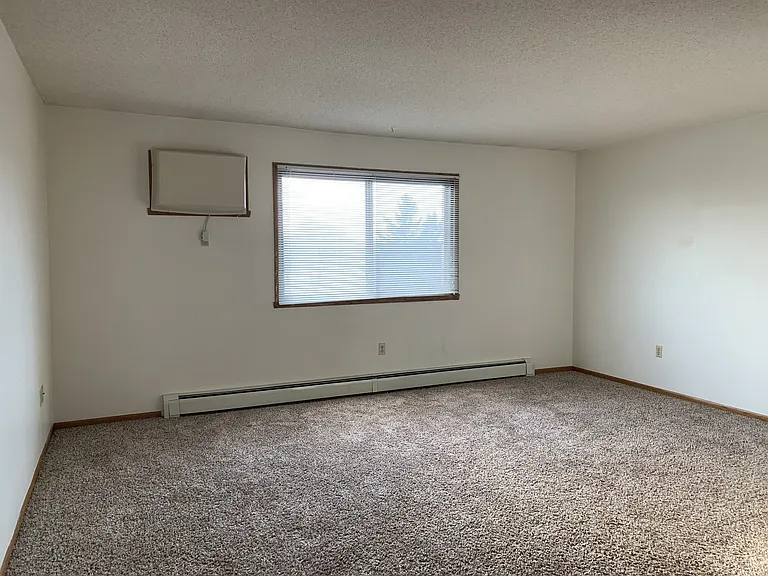 Fargo, ND Brookfield Apartments | Living