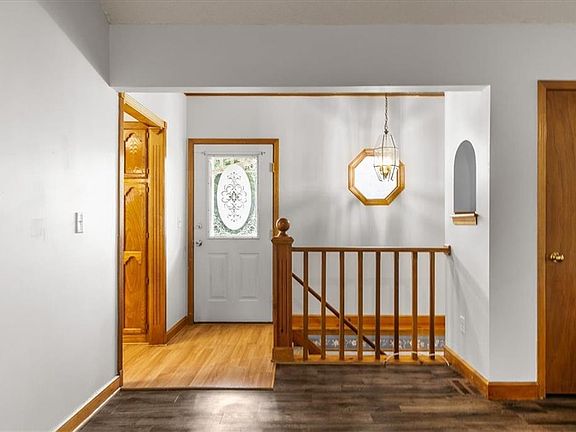 5th image of 3216 S Bryn Mawr Dr