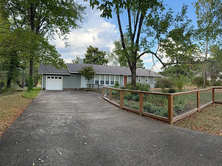 1740 W Front St — Photo 16