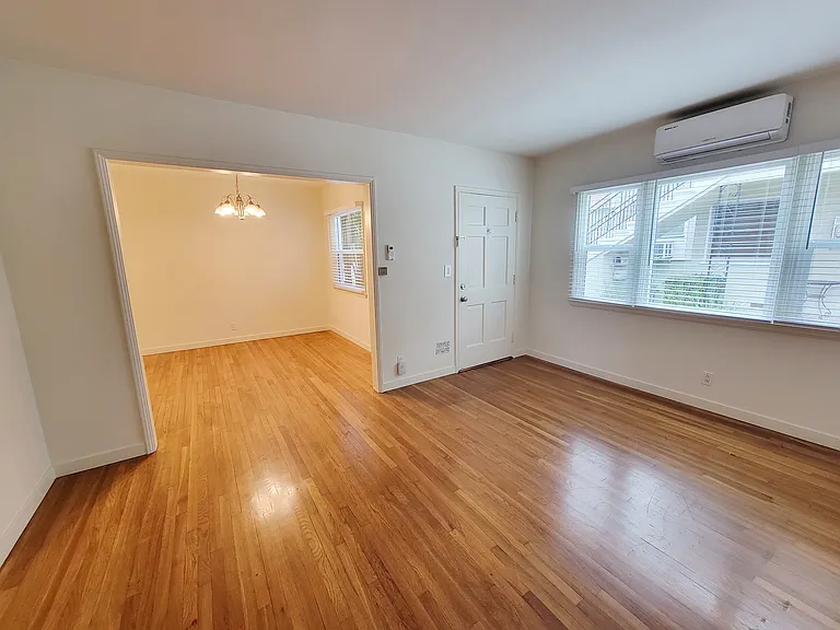 164 N Allen Ave — Photo 7