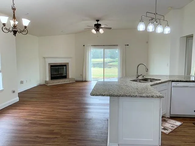 2344 Millford Ln W — Photo 6
