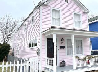 27 8th St, Hudson, NY 12534