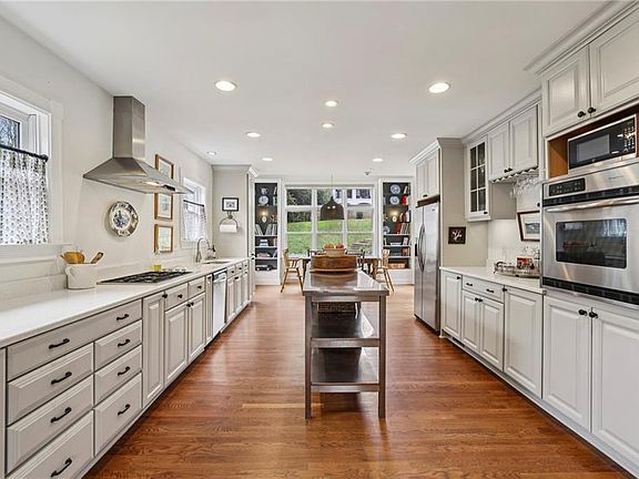 5th image of 511 Wimbledon Rd NE