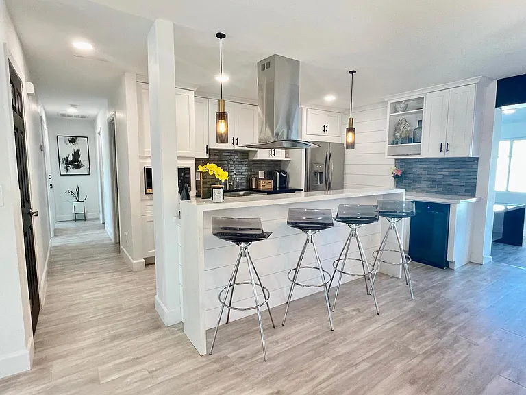 8602 E Highland Ave — Photo 9