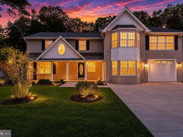 9312 Fox Run Dr, Clinton, MD 20735