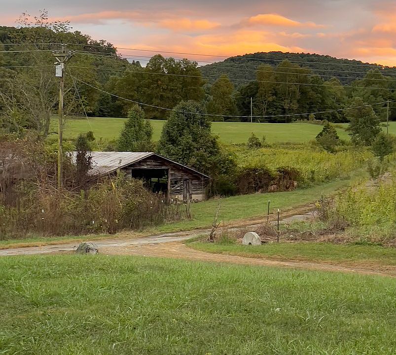 2nd image of 2825 Absher Rd