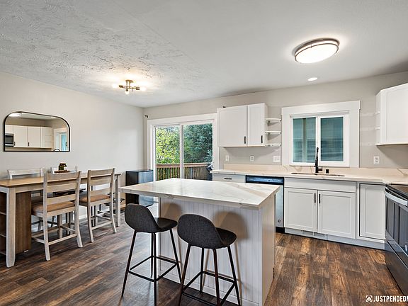 5th image of 8120 Medellin Cir