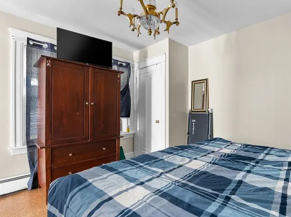 40 Spruce St APT A, Shrewsbury, MA 01545