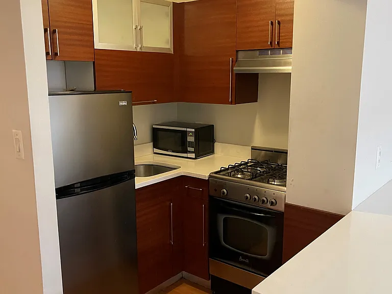 184 Thompson St #3O — Photo 4