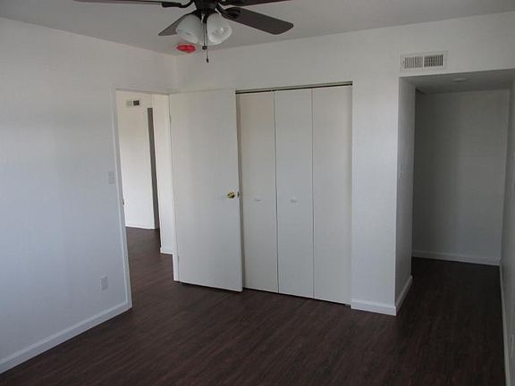 3rd image of 905 2nd Ave NW