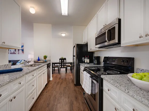 Residences at Jefferson Crossing