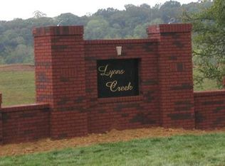 614 Running Brook Dr, Strawberry Plains, TN 37871