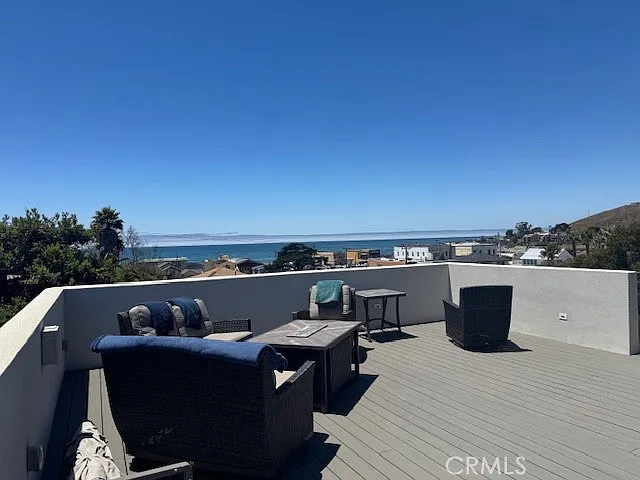 3 bed, 1976 sqft, $6,000 — Photo 1
