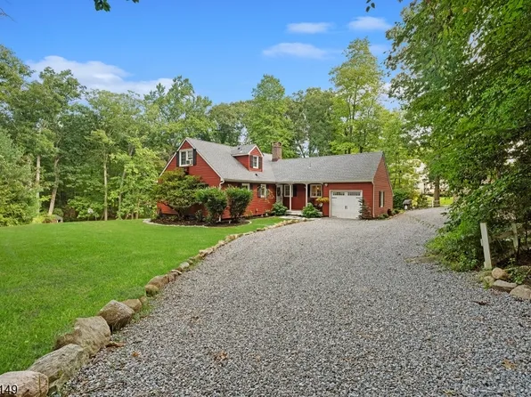 94 Marion Ave, Kinnelon Boro, NJ 07405