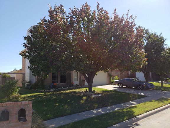3rd image of 112 Lakeway Ln