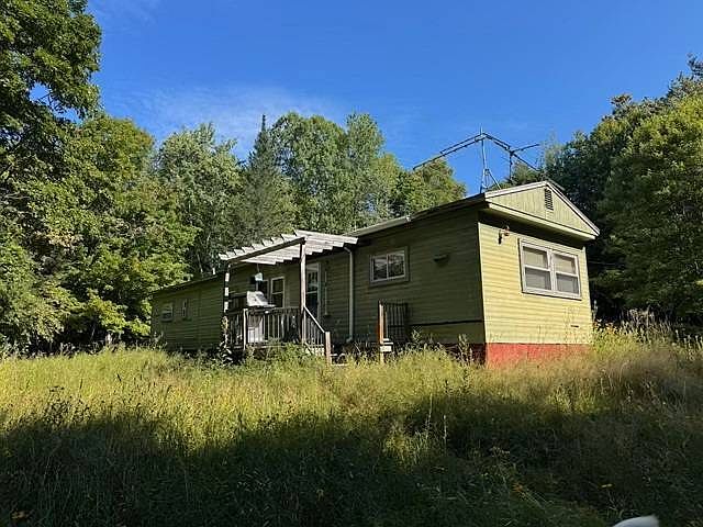 1st image of 590 Orchard Dr