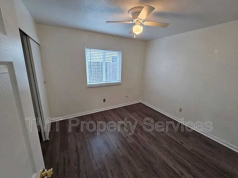 2234 Wall St — Photo 28