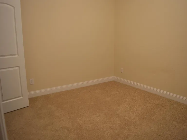 127 Iris Dr — Photo 20