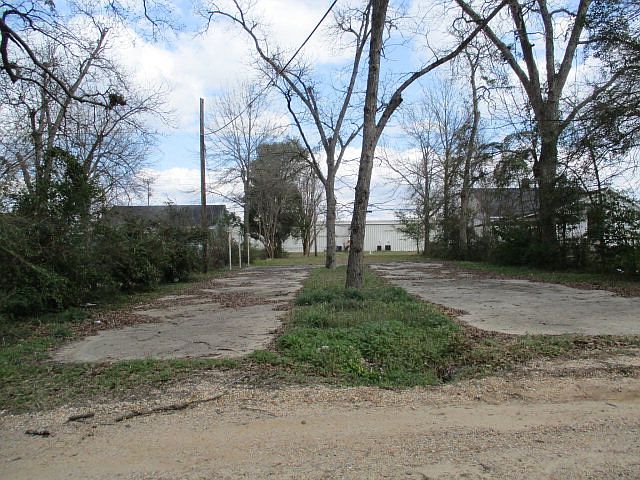 2nd image of 320 N 13th Ave
