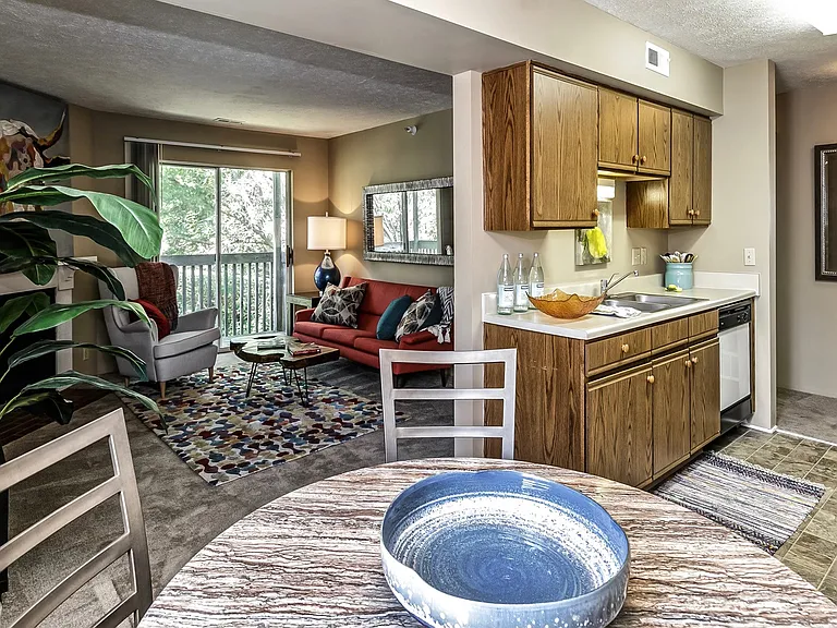Fox Valley Apartments — Photo 24
